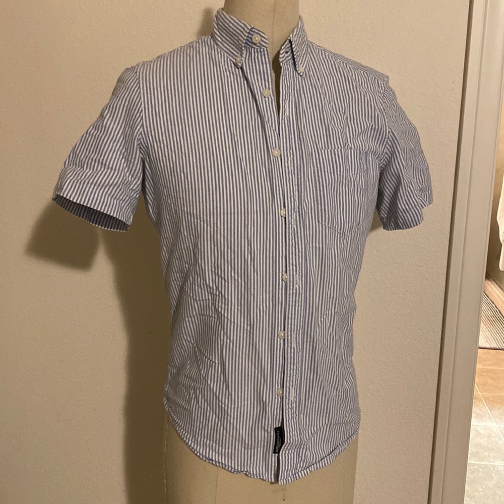 American eagle seersucker button down